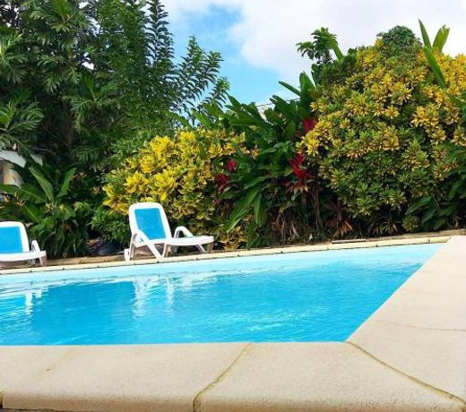 Appartement d'une chambre avec vue sur la ville piscine privee et jardin clos a Le Francois a 3 km de la plage