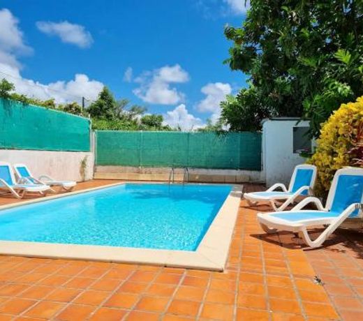 Appartement d'une chambre avec vue sur la ville piscine privee et jardin clos a Le Francois a 3 km de la plage