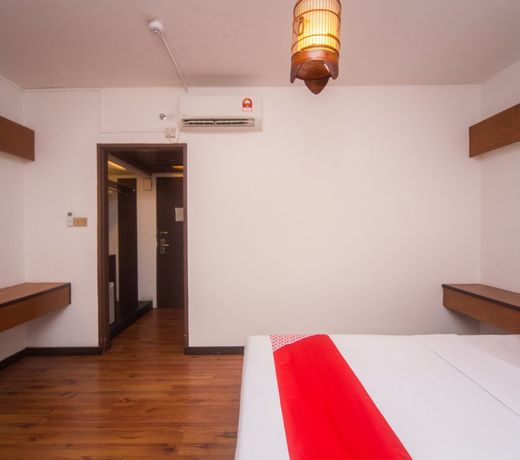 OYO 1026 Hotel Lutana