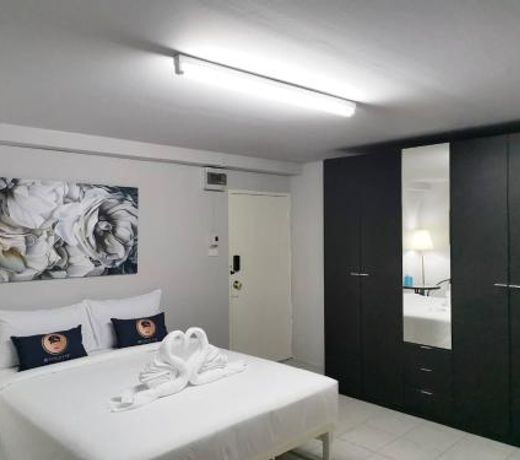 RoomQuest Ratchada MRT Suttisan