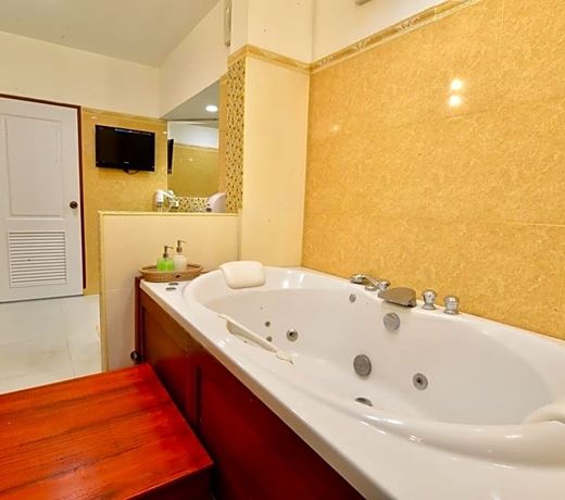 Thongsomboon Club Hotel