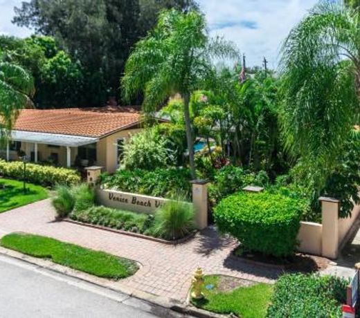 Tropical Villas Of Venice Beach