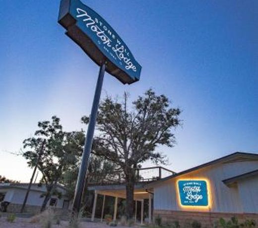 Stonewall Motor Lodge