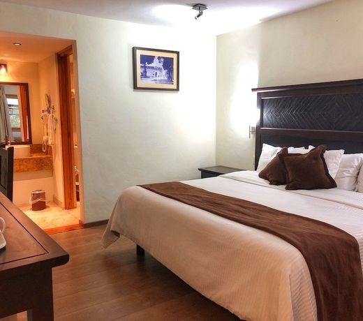 Plaza Magnolias Suites