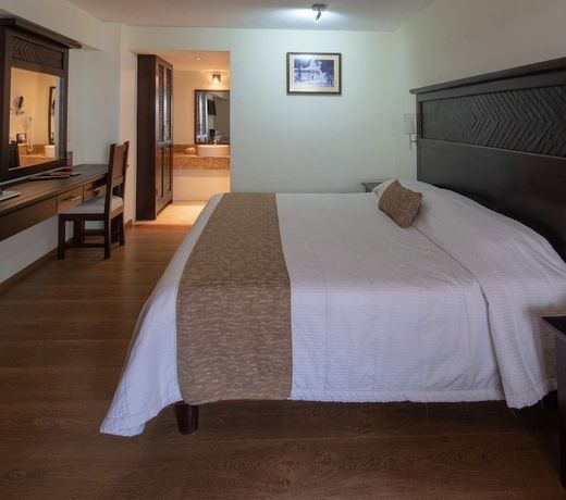 Plaza Magnolias Suites