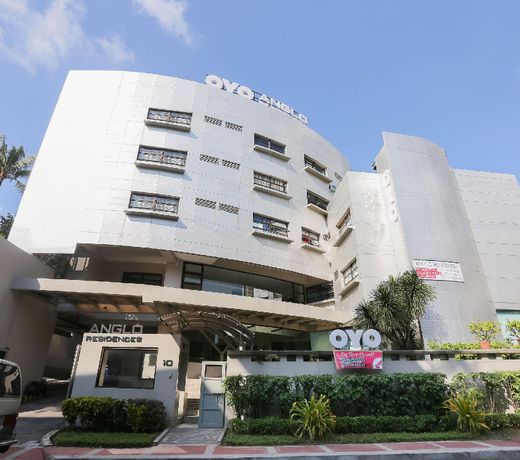 OYO 190 Anglo Residences