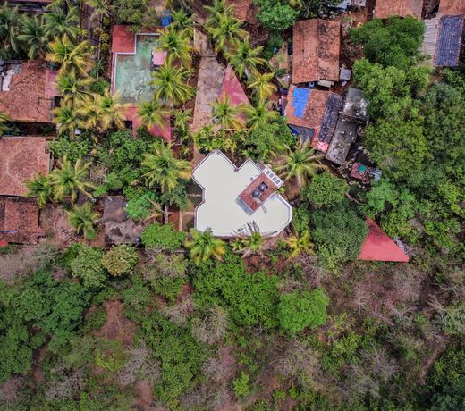 Posh 4-bedroom villa in a serene locality/73848