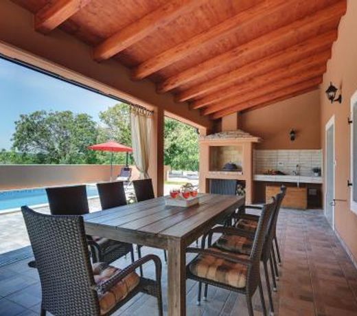 Villa Mateo