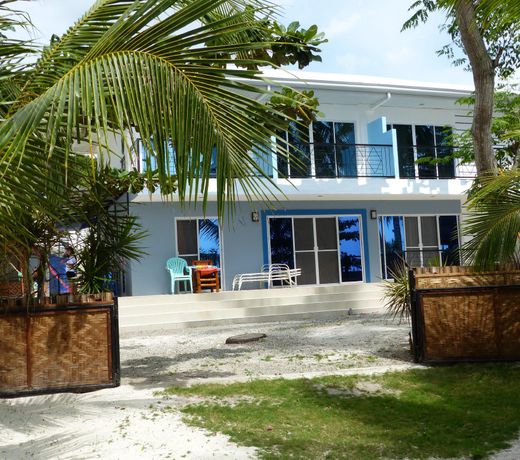 D & B BLUESTAR BEACH RESORT