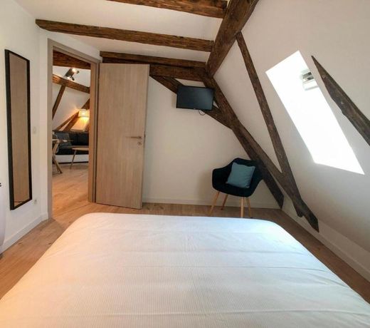 Beauty & The Beast - Old Town Cosy Apartments