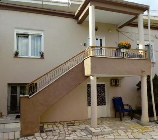 Meteora quiet house