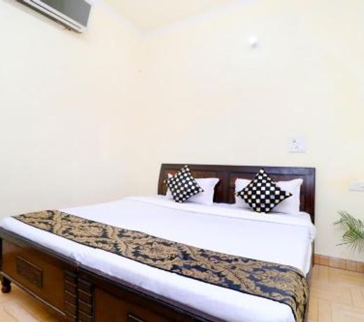 SPOT ON 40266 Hotel Krishna Cottage