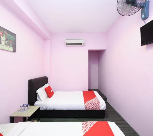 OYO 1125 Ir Inn Hotel