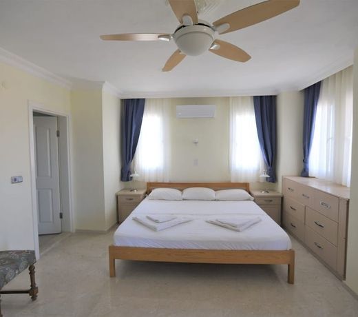 Villa Ruya,with Swimming Pool & Stunning sea Views