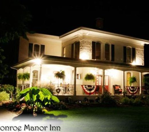 Monroe Manor Inn