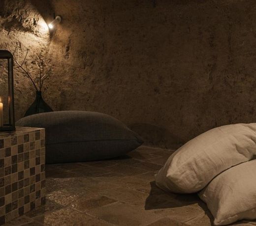 Aque cave