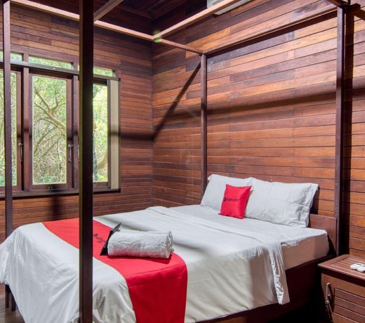 RedDoorz Resort @ Taman Wisata Mangrove