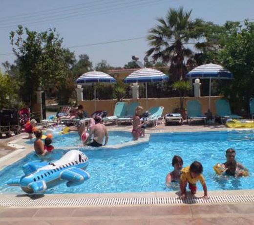 Makis louvlis apartments