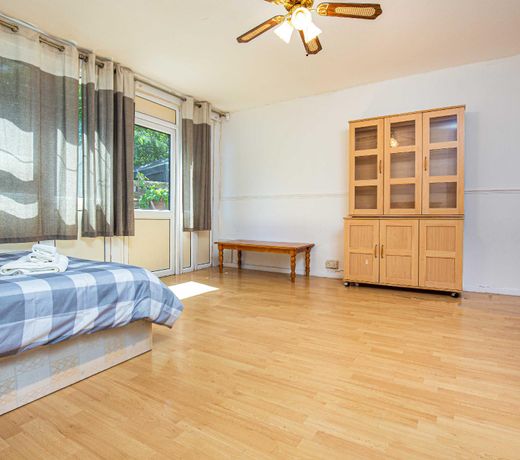 BROOMFIELD STREET - DELUXE GUEST ROOM 1