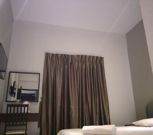 S Avenue Hotel