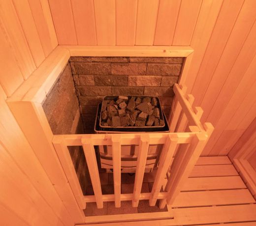 Cozy log cabin with private Sauna in Lake Toya
