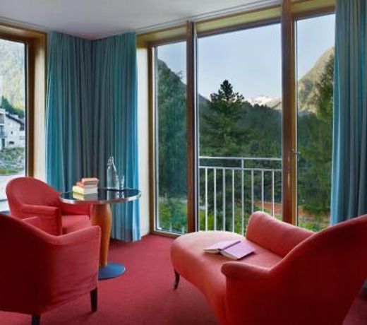 Hotel S