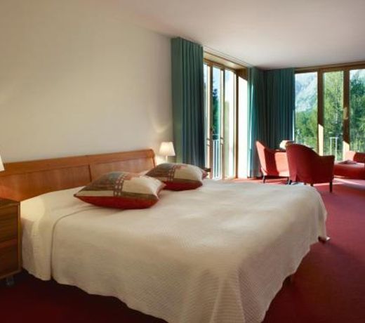 Hotel S