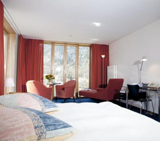 Hotel S