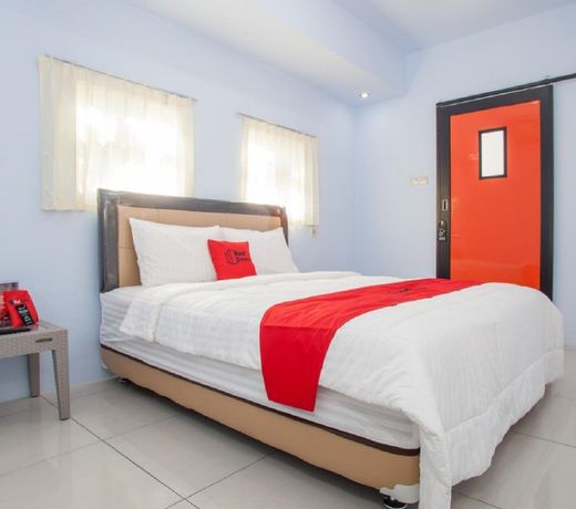 RedDoorz near Banyuwangi Kota Train Station