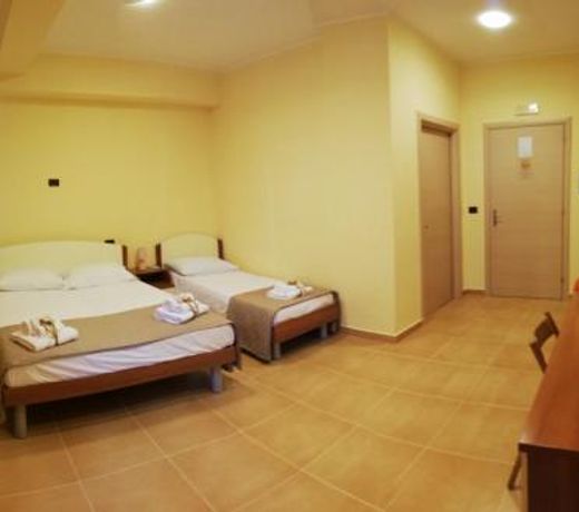 HOTEL SANTA CHIARA