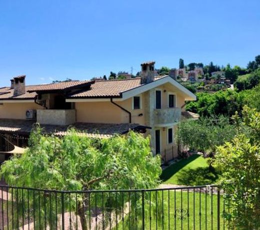 Peperosa in collina B&B