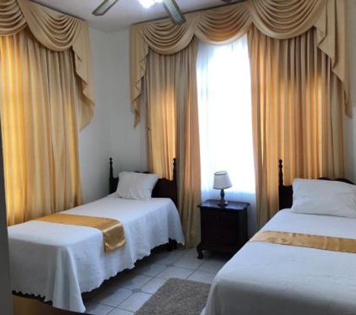 GoldenView Guesthouse Ocho Rios