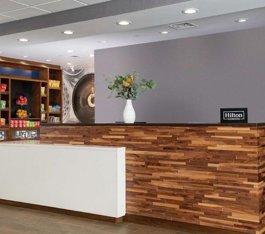 Hampton Inn & Suites Pittsburgh New Stanton PA