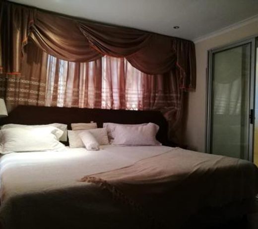 Oniely guesthouse situated in Kloof
