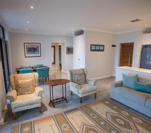 uSHAKA WATERFRONT - PENTHOUSE PLUSH PERFECTION
