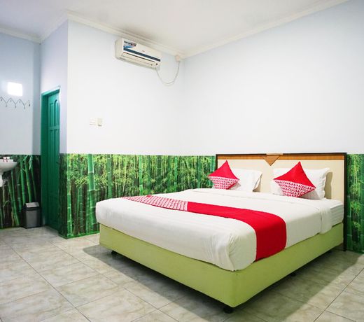 OYO 754 Nur Aziziah Guest House Syariah