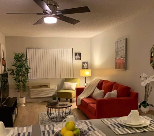 Hollywood VIP one bedroom apartment