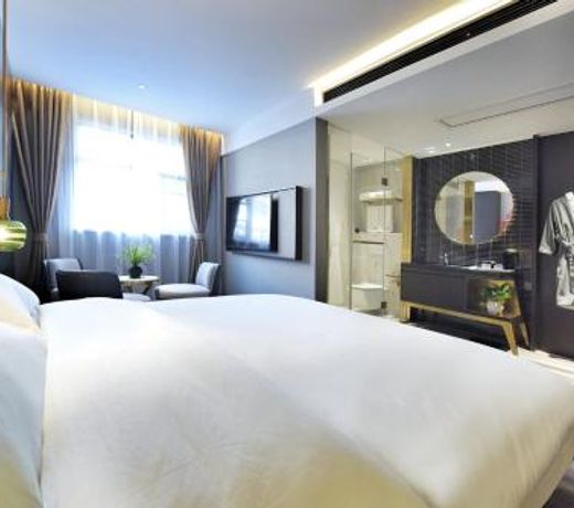 Enjoy Hotel (Yichang Binjiang Walking Street CBD)