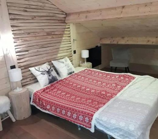 Appartement de 2 chambres avec wifi a Peone