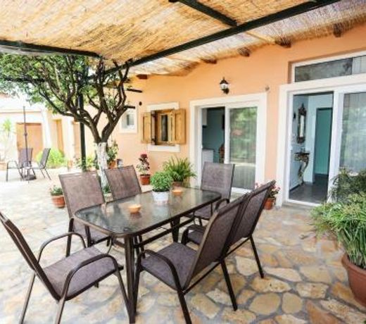 Garden House Kastellani