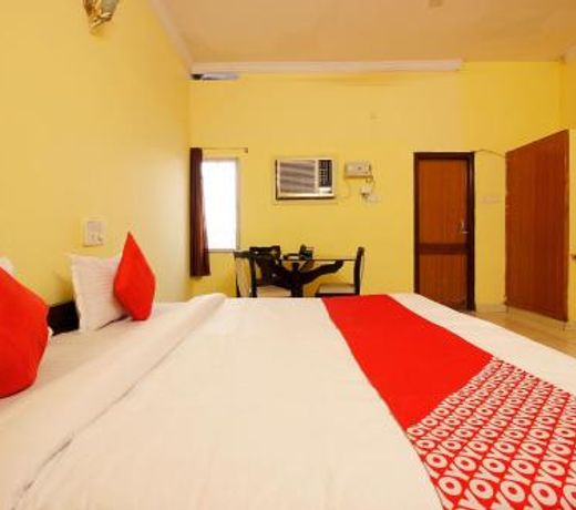 OYO 42129 Hotel Swiss Legrand