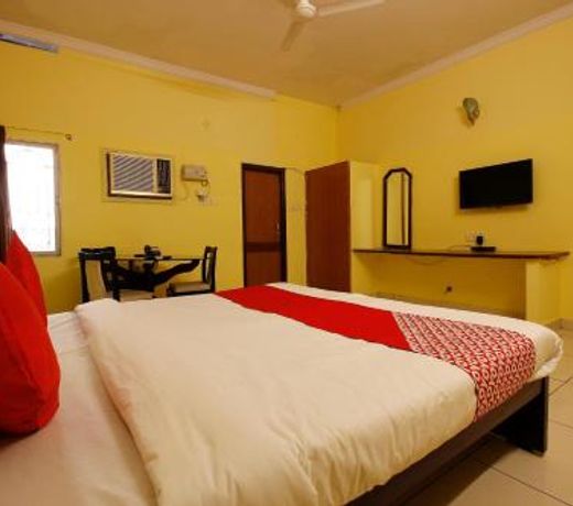 OYO 42129 Hotel Swiss Legrand