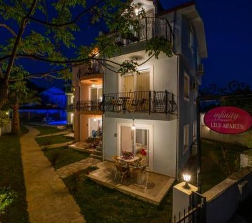 Infinity Lily Apartments
