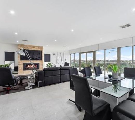 KENNEDY EXECUTIVE TOWNHOUSE