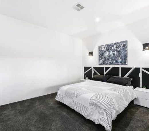 KENNEDY EXECUTIVE TOWNHOUSE