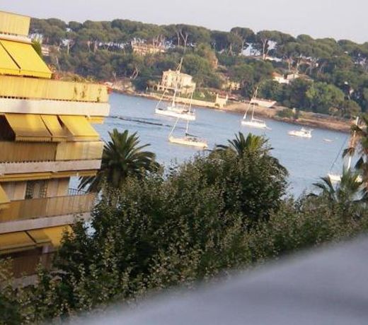 STUDIO STANDING BORD DE MER ET VUE