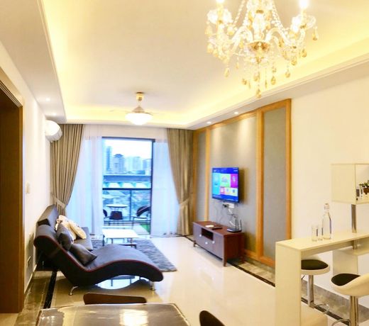 Luxurious R&F 3 Bedrooms Unit