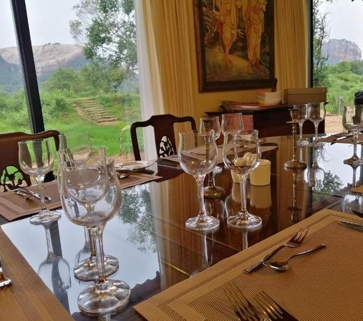 Sigiriya King's Resort