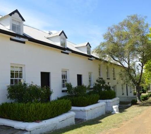 Lythgo's Row Colonial Cottages