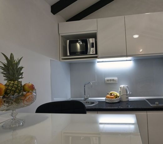 Kuzma Rooms 2